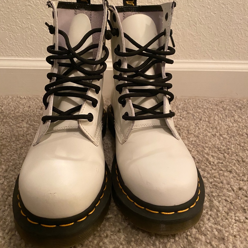 WHITE DR MARTENS - Picture 2 of 3
